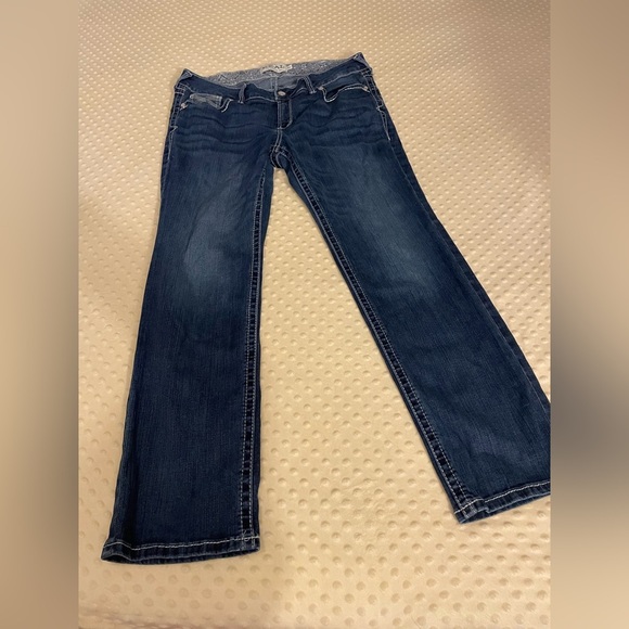 ARIAT - Picture 1 of 5